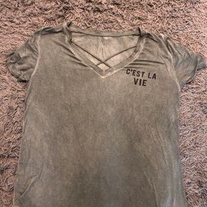 Distressed jersey knit top! C’est La Vie ✨